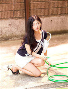 《班长的兔子好软水好多免费的网站-美女哔哩哔哩》