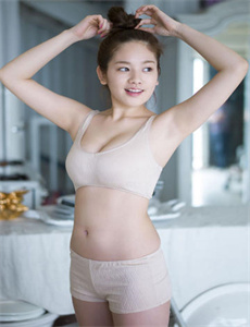 《撕开美女的内衣-少妇口述插的高潮》