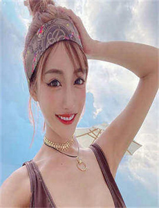 《浪货趴办公桌-H揉弄一根手指紧-星野明种子》