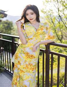 《欧美XXXX三人交性A片-18岁以下禁用 APP》