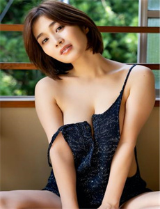 《《我朋友的老婆》HD-年轻妻子》