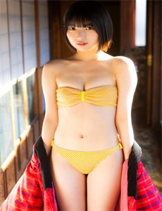 《白嫩外女BBWBBWBBW-床上美女》